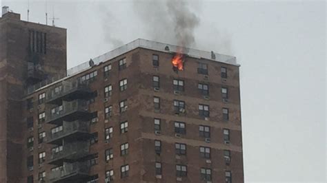 Fire breaks out at high-rise in Lake View
